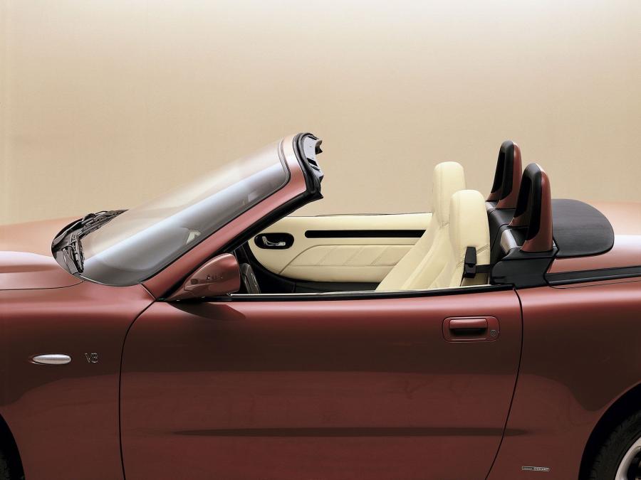  Maserati Spyder 2003 года  (фото 3 из 10)